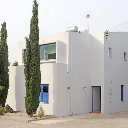 Modern 4-bedroom With A Private Pool Villa Paralimni